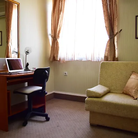 Garni Lav Hotel 3*