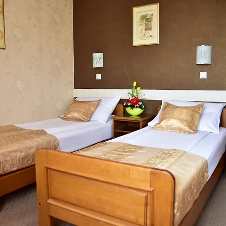 Garni Lav Hotel 3*