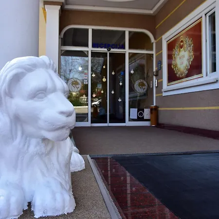 Hotel Garni Lav 3*