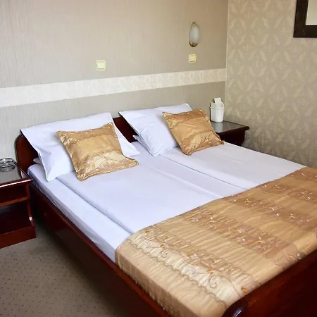Garni Lav Hotel 3*
