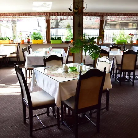 Hotel Garni Lav 3*