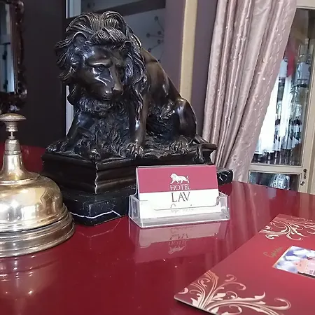 فندق Garni Lav 3*