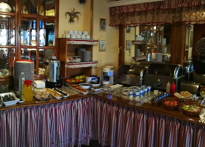 Garni Lav Отель